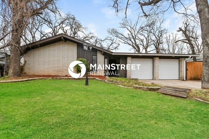 Primary Photo - 3 Bedroom Pet-Friendly Home in BETHANY, OK...