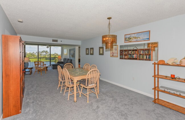 Building Photo - 601 S Seas Dr
