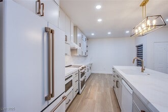 Building Photo - 7255 W Sunset Rd