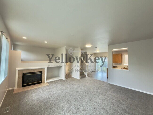 Building Photo - 1755 Fredericksburg Ln