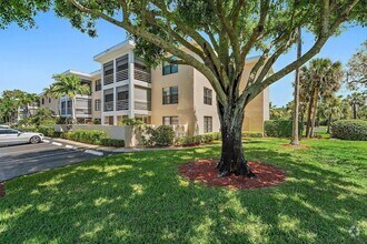 Building Photo - 300 N Hwy A1A