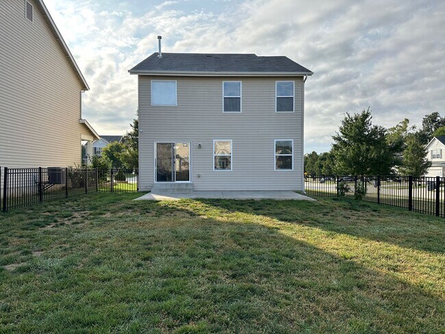 Foto del edificio - Coming SOON! Beautiful 3-Bedroom Townhome in Wentzville with Finished Basement and Community Amen...