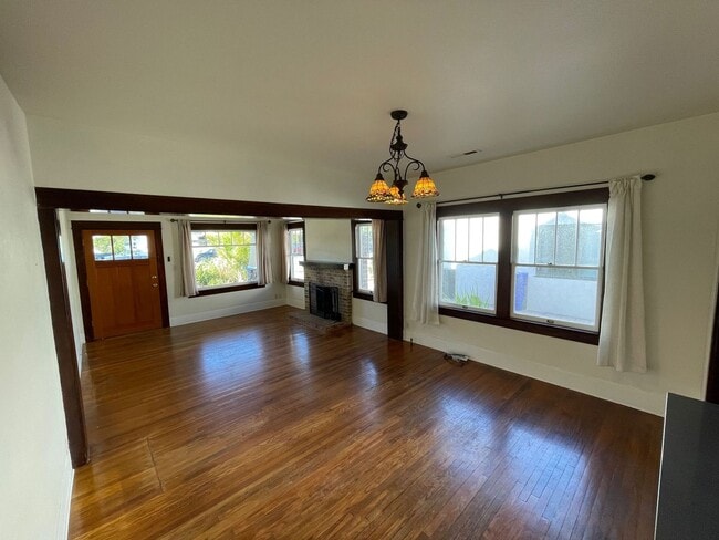 Building Photo - 4857 Kansas St