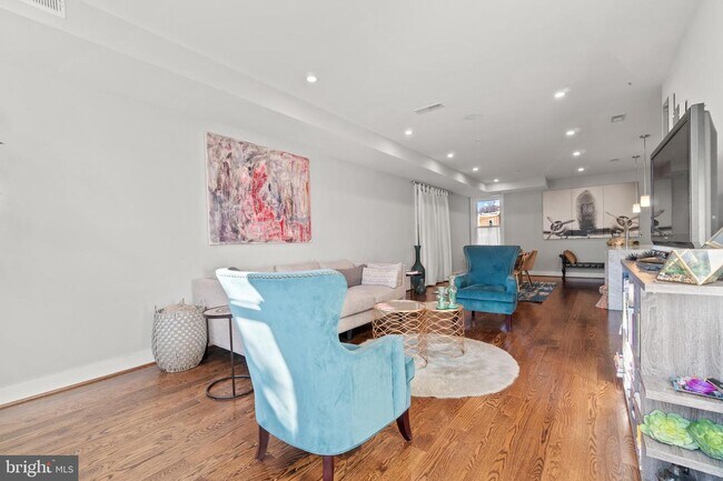 Foto del edificio - 417 Randolph St NW