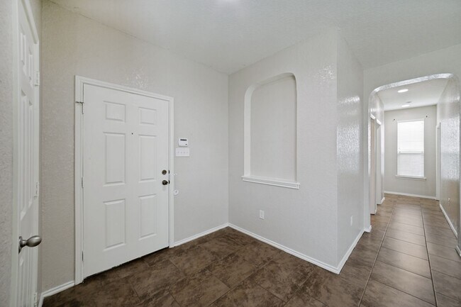 Building Photo - BEAUTIFUL 4-BEDROOM HOME IN VILLA DEL SOL