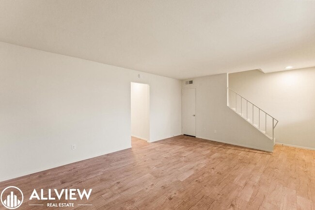 Foto del edificio - 16731 Bartlett Ln