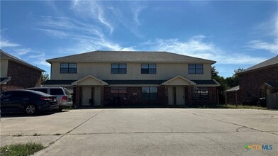 Building Photo - 1010 Lansberry Ct
