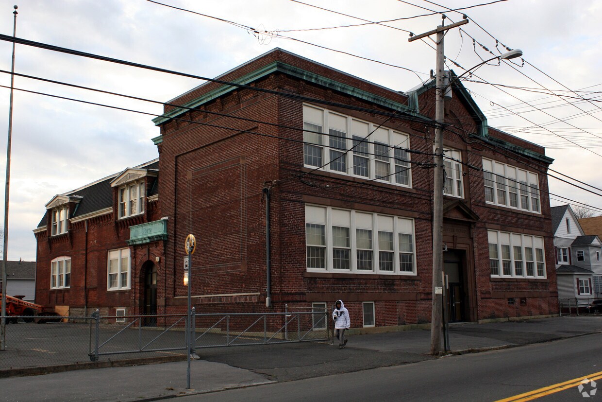 Foto del edificio - Webster School Apartments