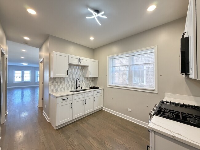 Building Photo - 3138 N Marmora Ave