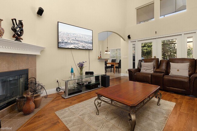 Building Photo - 3 br, 2.5 bath House - 6833 Dolce Way