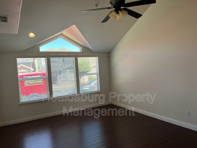 Building Photo - 103 Treadway Ct