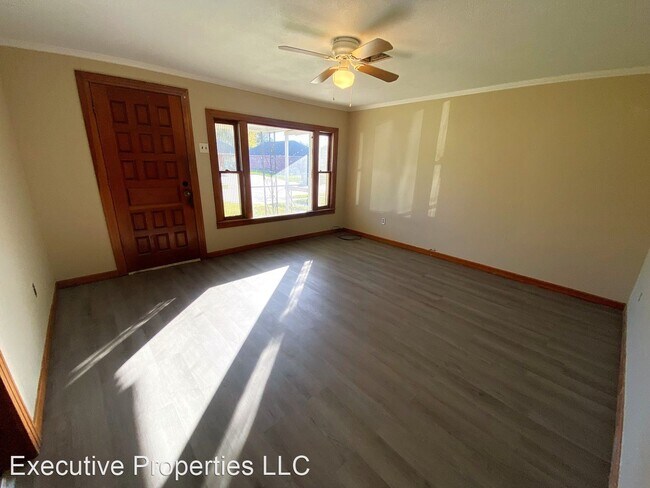 Building Photo - 3 br, 1 bath House - 1007 Fall Street