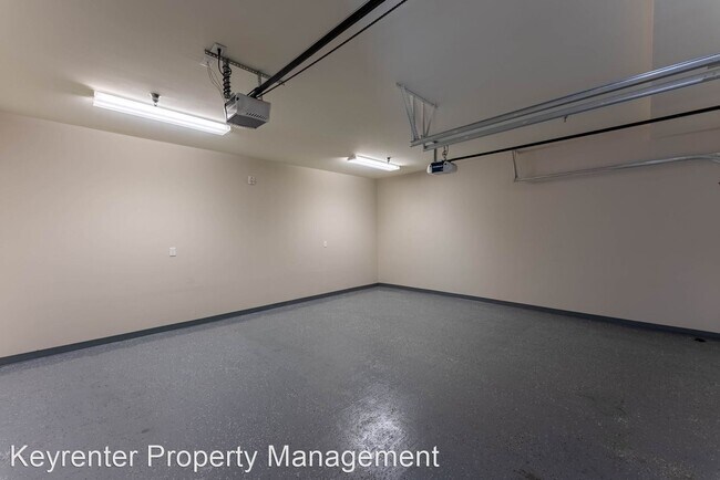 Building Photo - 2 br, 2.5 bath House - 604 North Bluff Dr,...