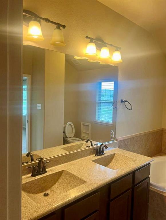 Foto del edificio - 13514 Fawn Lily Dr