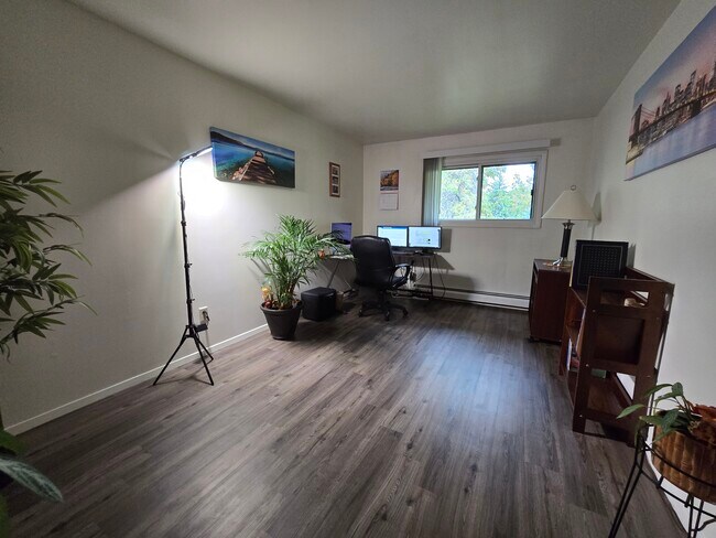 Foto del edificio - 4537 S Ahmedi Ave