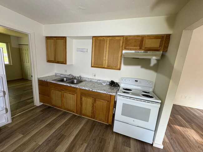 Building Photo - Brooke Park Apartments