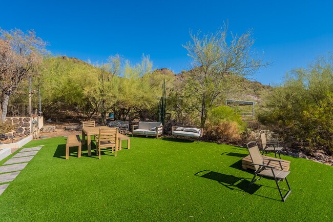 Foto del edificio - 1902 E Cortez St