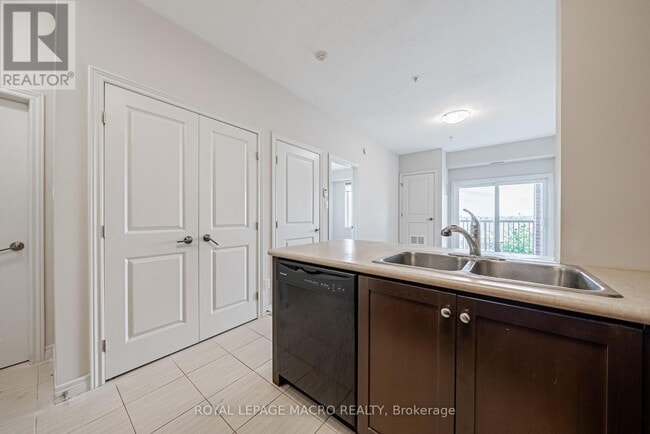 Photo du bâtiment - 3200 Hamilton Regional Rd 56