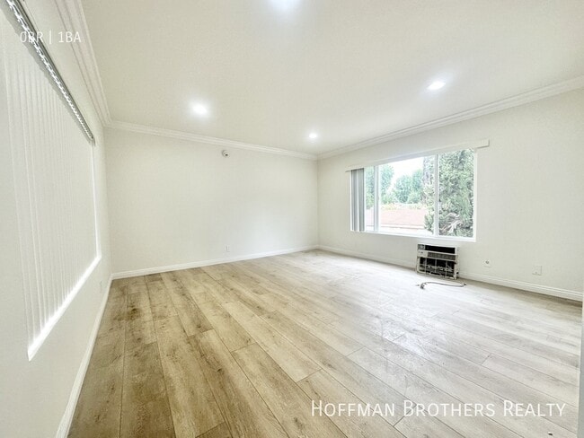 Building Photo - 20445 Saticoy St