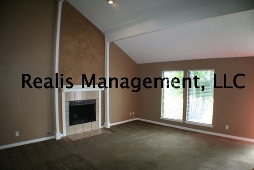 Building Photo - 639 Earthside Cir