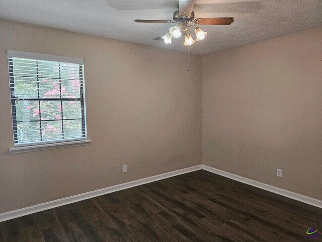 Foto del edificio - 107 Wrights Mill Cir