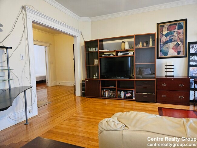 Building Photo - 136 Middlesex Rd