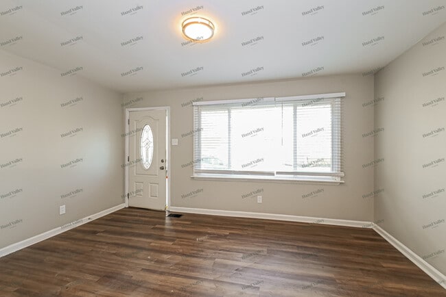 Building Photo - 9418 Echo Ln