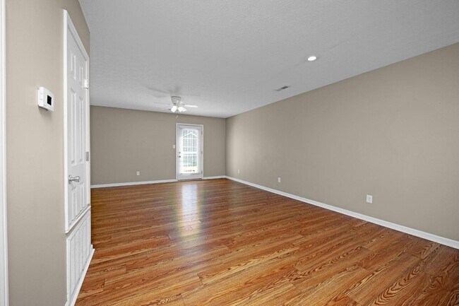 Foto del edificio - 6636 S Wilson Rd