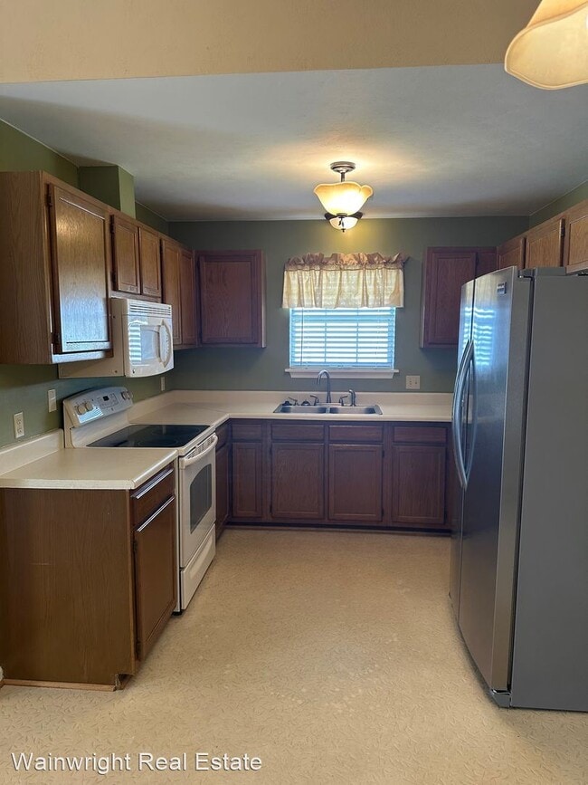 Building Photo - 3 br, 2 bath House - 1592 Frost Road