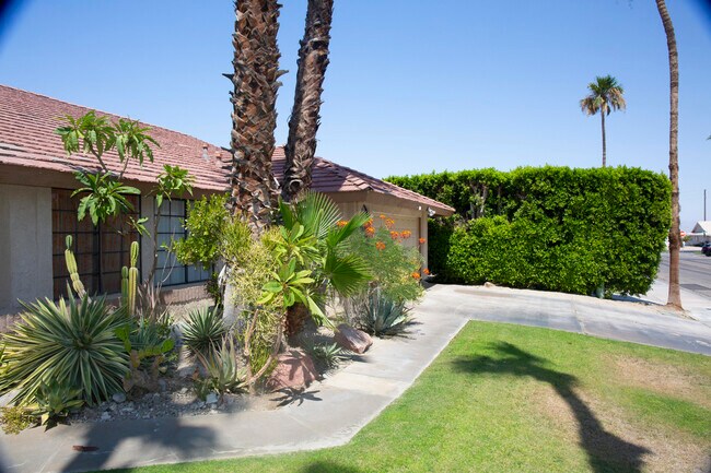 Foto del edificio - 68870 Tachevah Dr