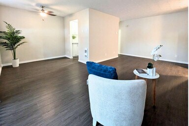 Building Photo - Pinegrove Apartments
