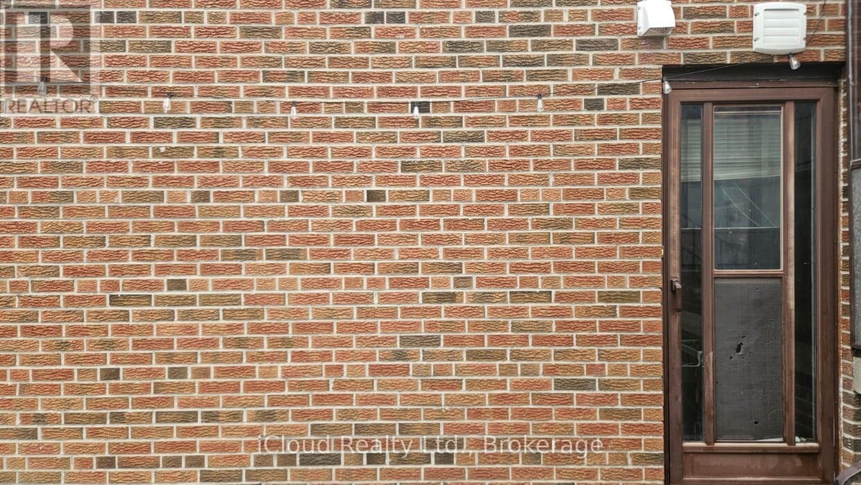 Primary Photo - 110 Wexford Blvd