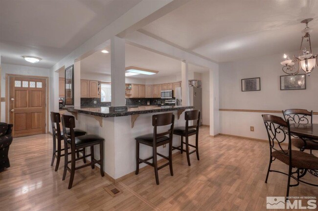 Building Photo - 345 Hillcrest Dr