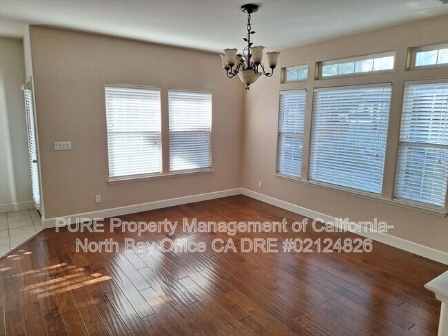 Building Photo - 409 Matteri Cir
