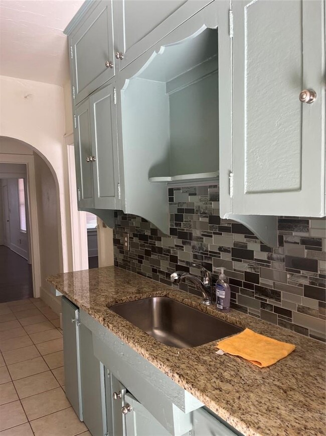 Building Photo - 1508 NW 18th St