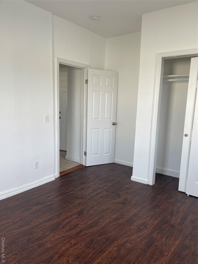 Foto del edificio - 70 Dobbs Ferry Rd