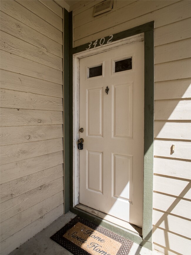 Building Photo - 6500 Harbor Town Dr