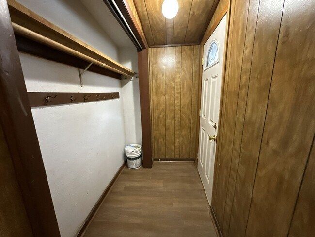 Building Photo - 6528 W Lawn Ave