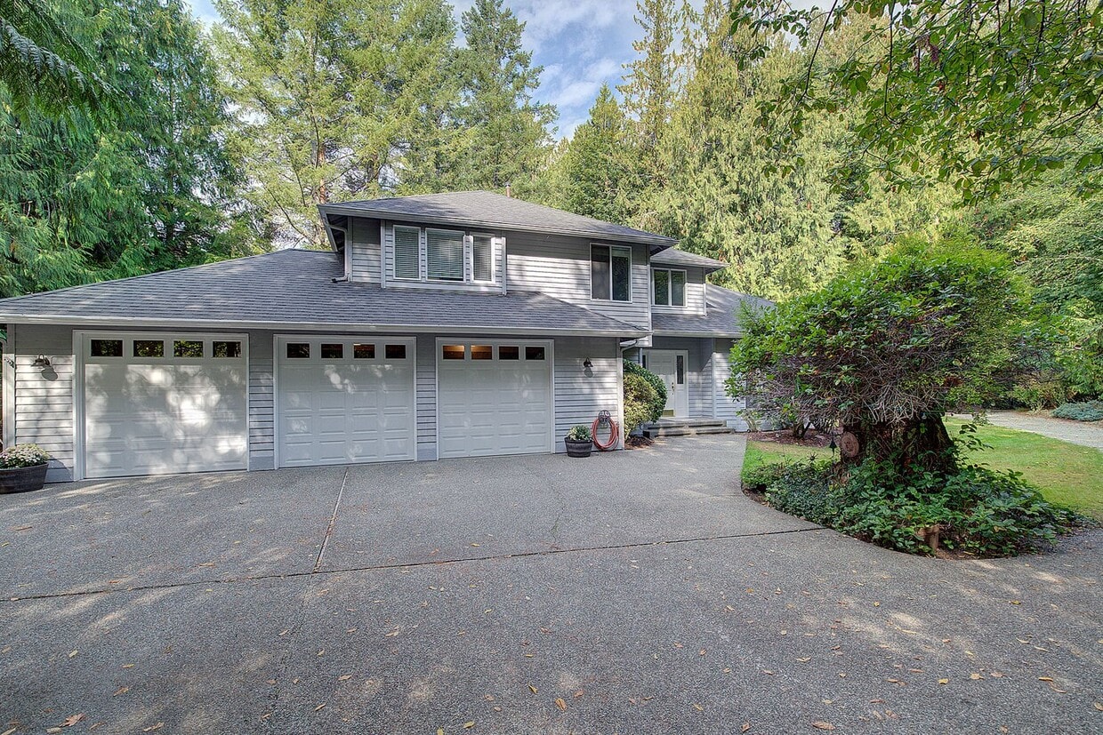 Primary Photo - 4Bd/2.5Ba Sammamish Home
