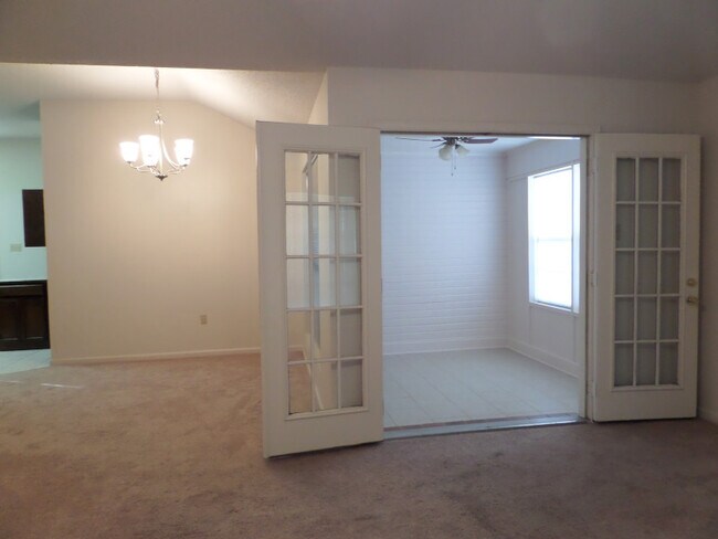 Building Photo - 3BR/2BA HOUSE IN HIGHPOINT!   HIGHLAND AT ...