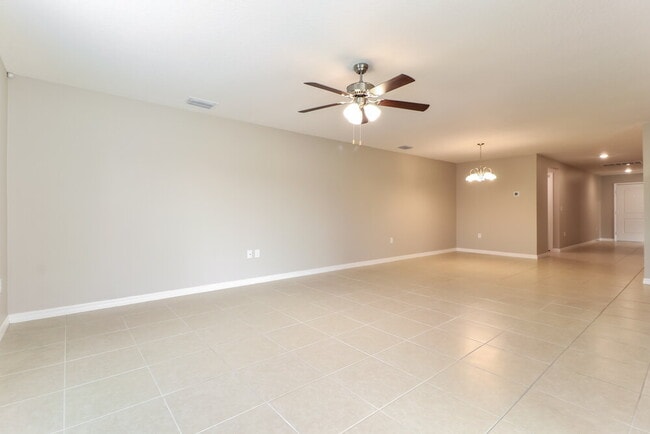 Building Photo - 6953 Redbay Dr