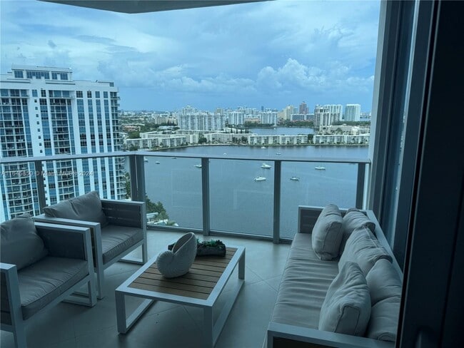 Building Photo - 17111 Biscayne Blvd
