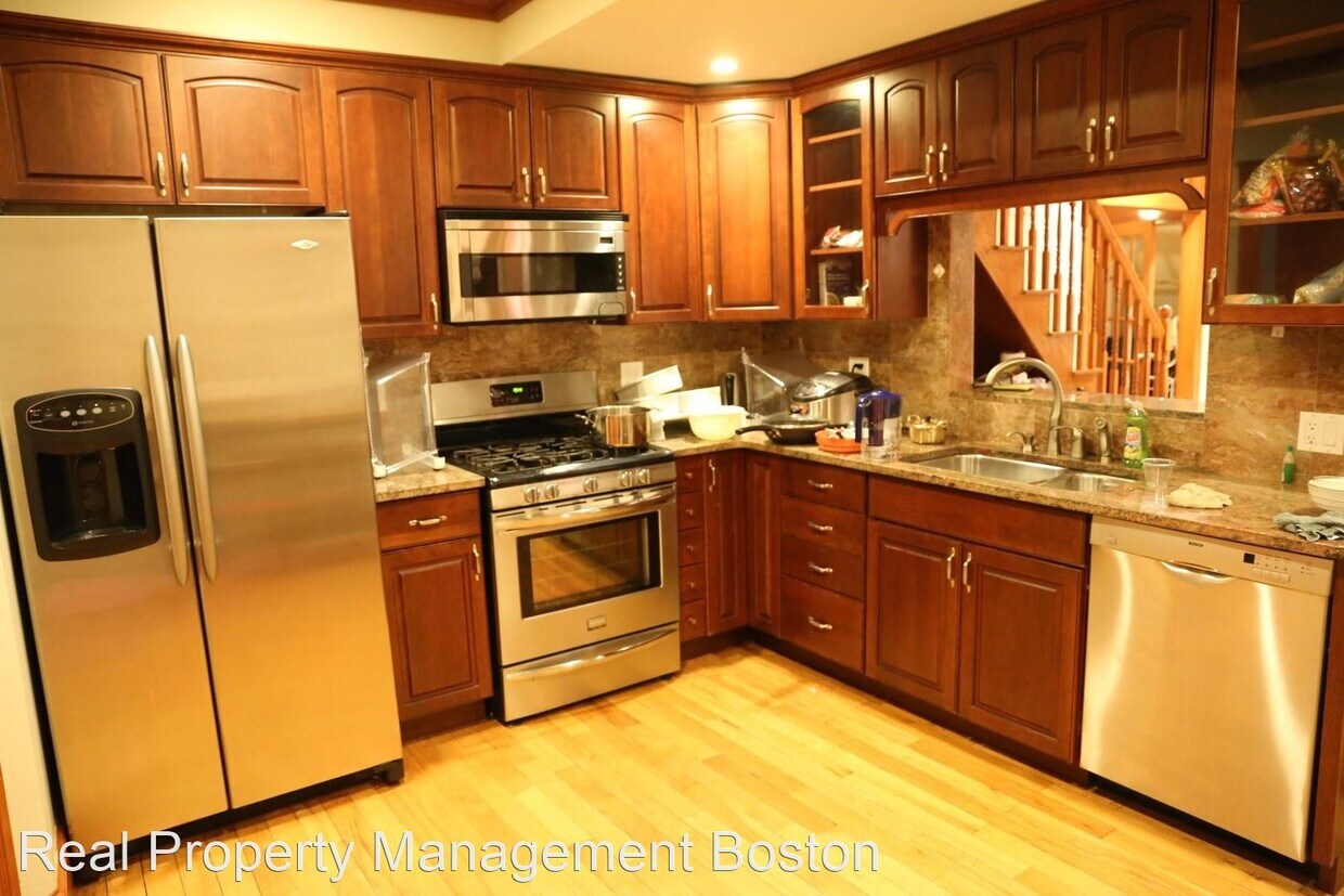 Primary Photo - 2 br, 2 bath House - 12 Saint Paul St. #3