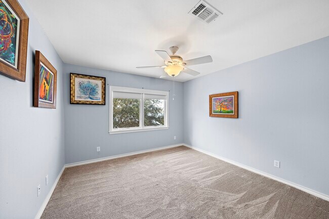 Building Photo - 2913 Beluche Dr