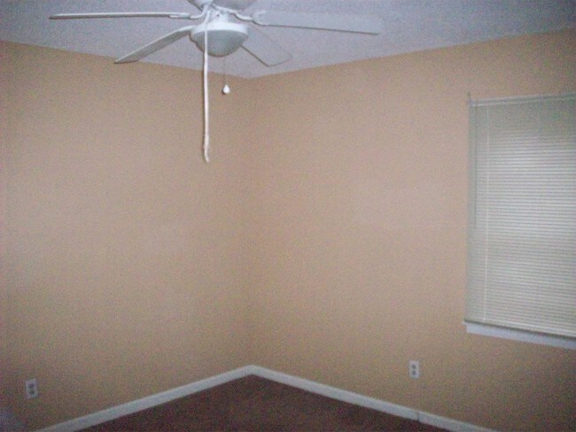 Foto del edificio - 3227 Sinclair St