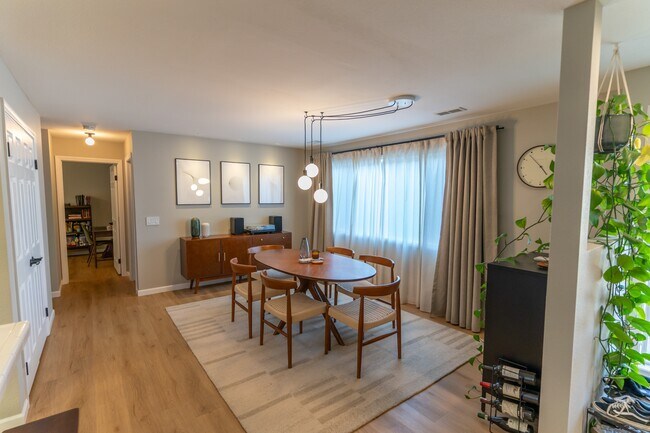 Foto del edificio - 1304 Palomar Pl