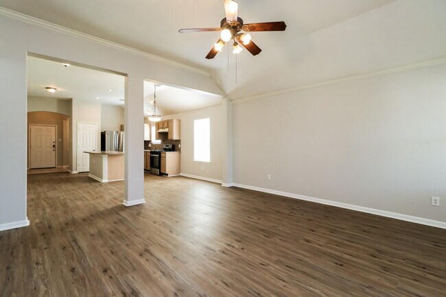 Foto del edificio - 5111 Rustling Branch Ln