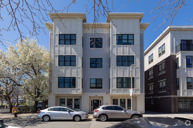 Exterior - The Faretra