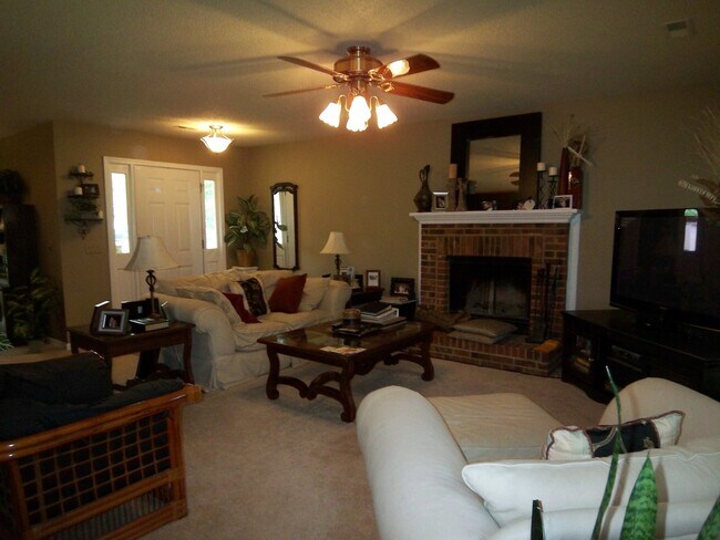 Foto del edificio - 6010 Kenmore Ln