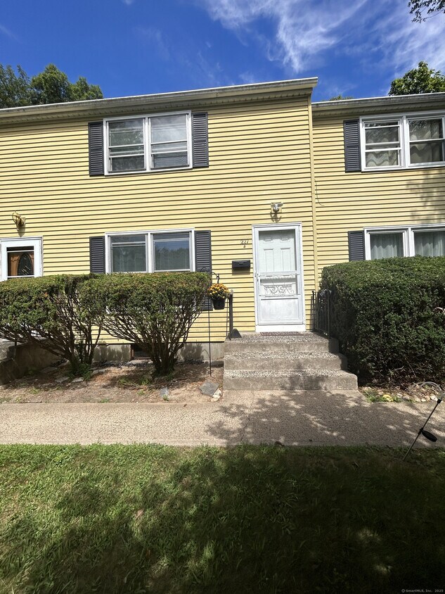 Foto principal - 227 New Britain Ave